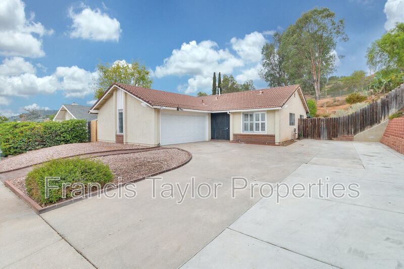 Renovated Two Bedroom House in Country Club in Escondido! property image