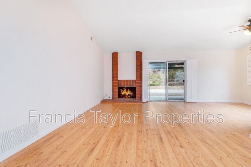 Renovated Two Bedroom House in Country Club in Escondido! property image