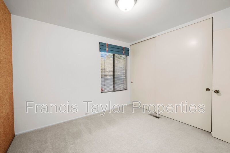 Large Home with Stunning Views in Vista property image