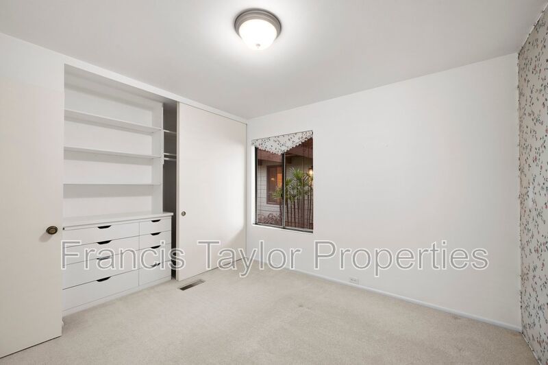 Large Home with Stunning Views in Vista property image