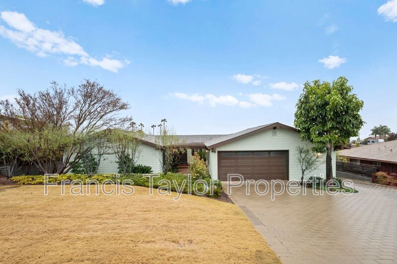 Large Home with Stunning Views in Vista property image