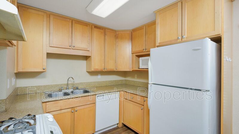Two Bedroom Condo in Artesia Community property image
