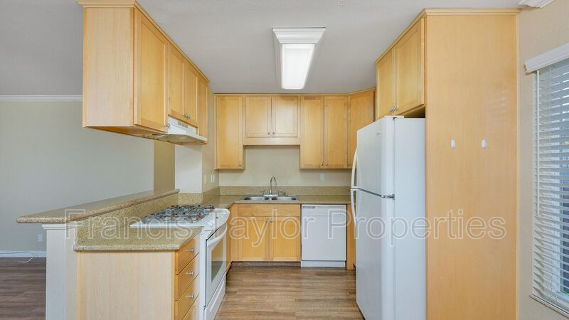 Two Bedroom Condo in Artesia Community property image