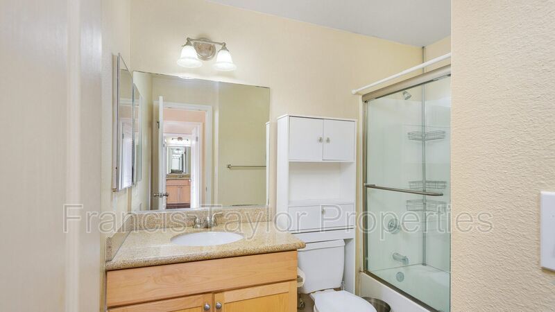 Two Bedroom Condo in Artesia Community property image