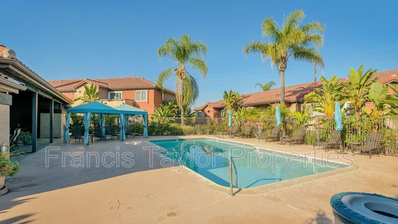 Two Bedroom Condo in Artesia Community property image