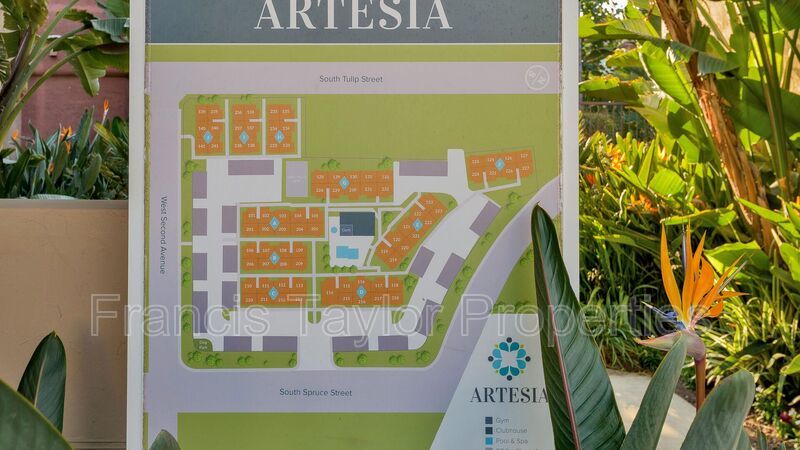 Two Bedroom Condo in Artesia Community property image