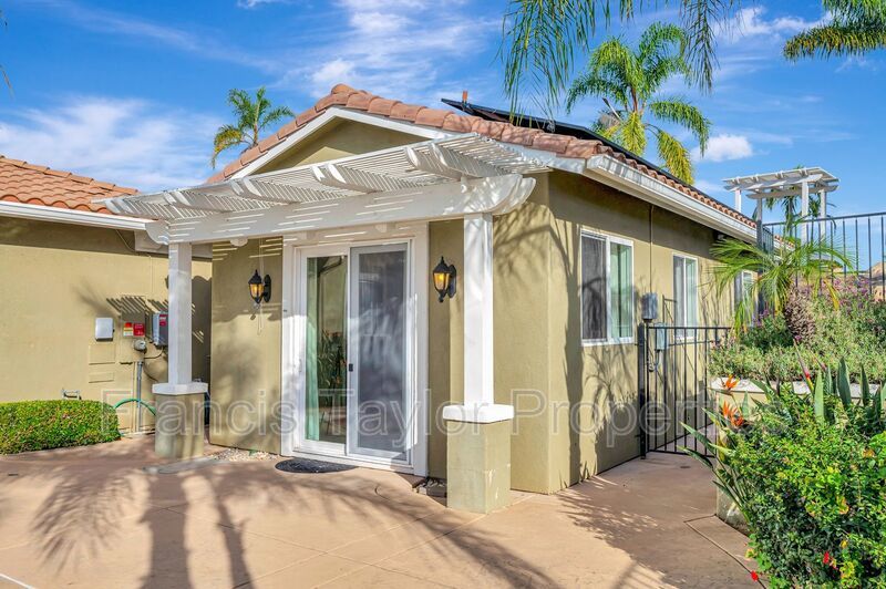 High-End ADU with Pool Access and Views! property image