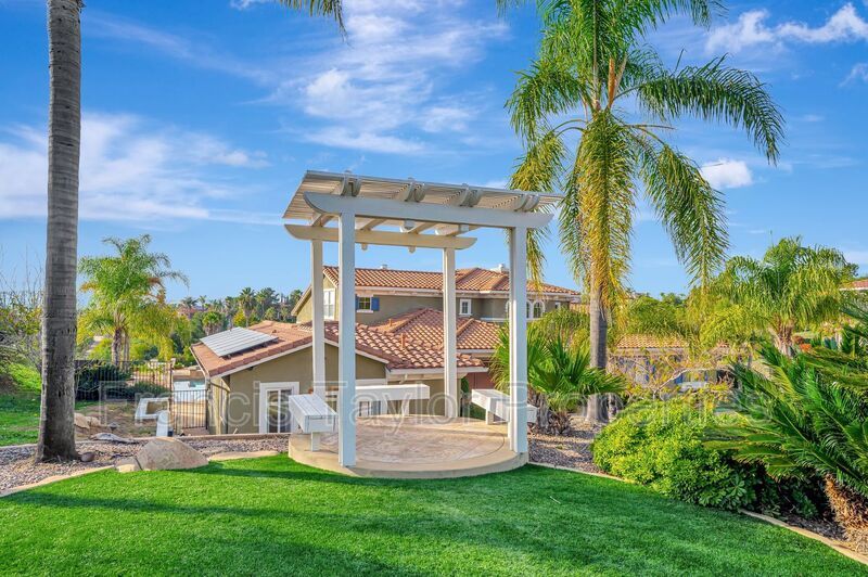 High-End ADU with Pool Access and Views! property image