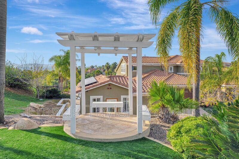 High-End ADU with Pool Access and Views! property image