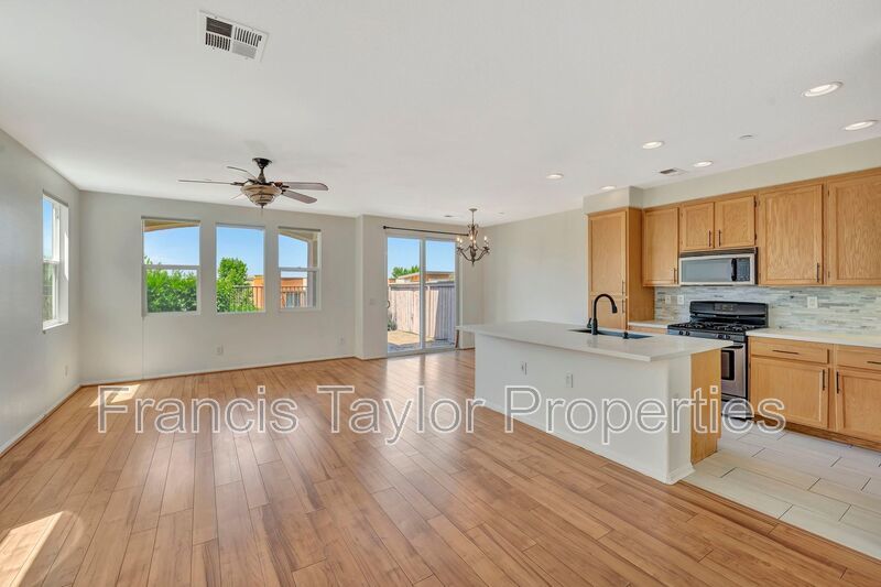 3 Bedroom in Excellent Community! property image