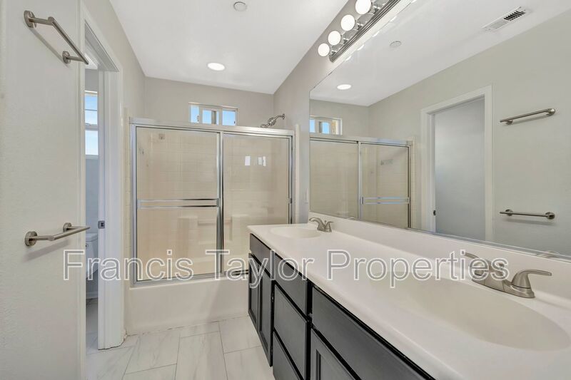 3 Bedroom in Excellent Community! property image