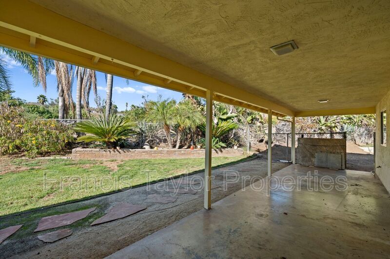 3 Bedroom Home Tucked away in Escondido property image