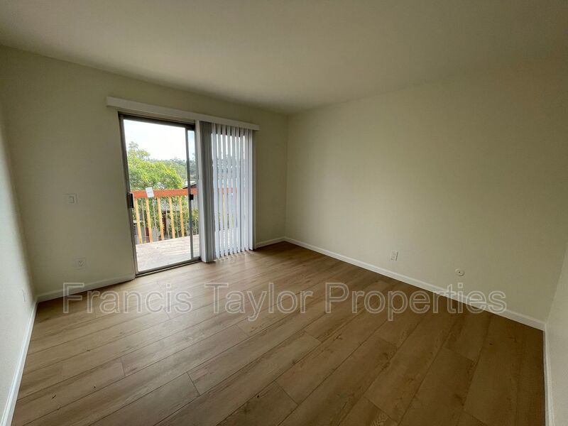 Newly Remodeled 2 Bedroom Apartment property image