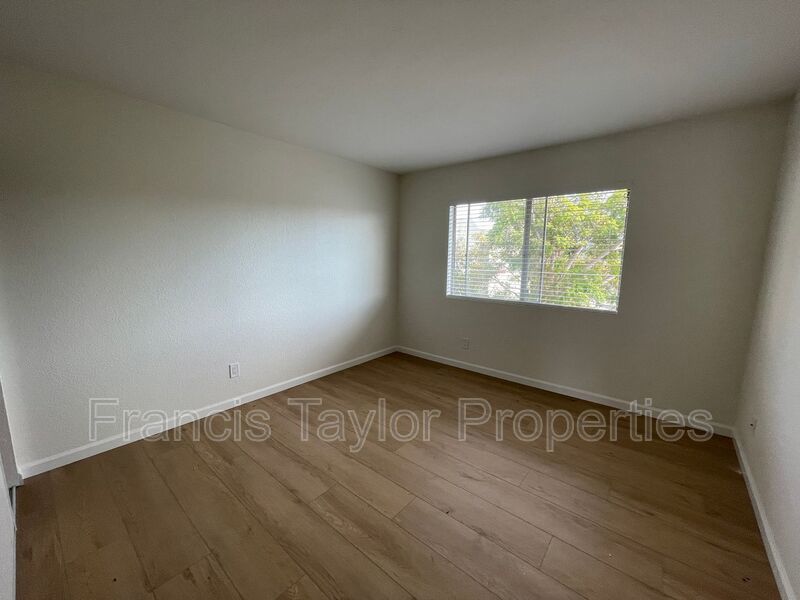 Newly Remodeled 2 Bedroom Apartment property image