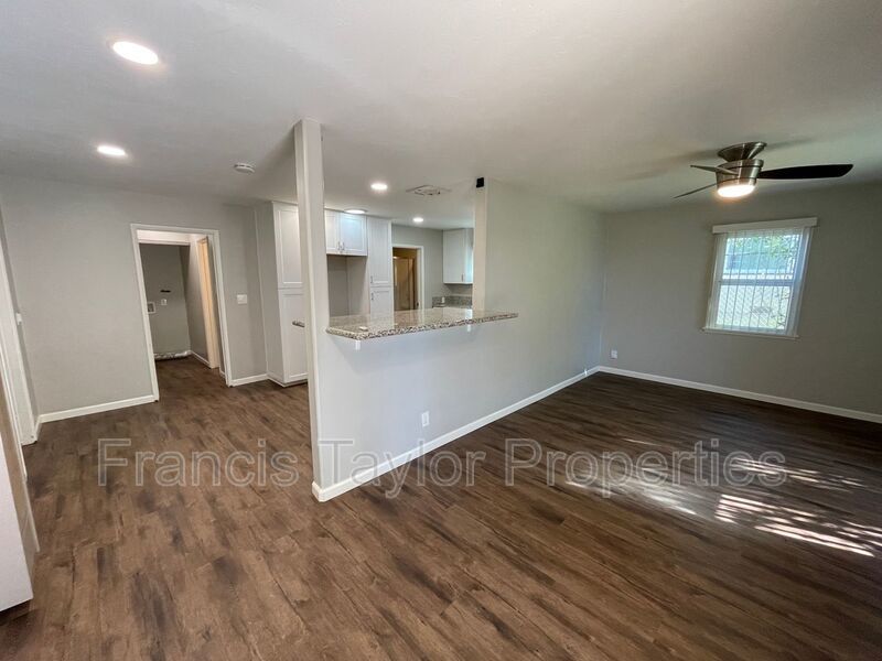 Lovely Craftsman Home in Historic Escondido! property image