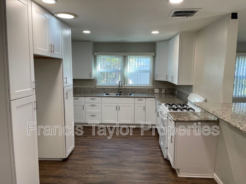 Lovely Craftsman Home in Historic Escondido! property image