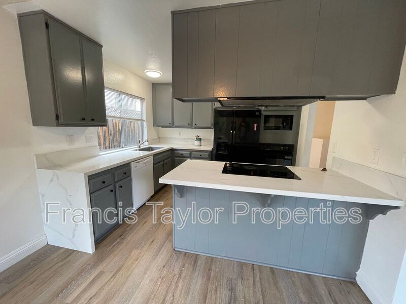 Character Filled Home in PQ! property image