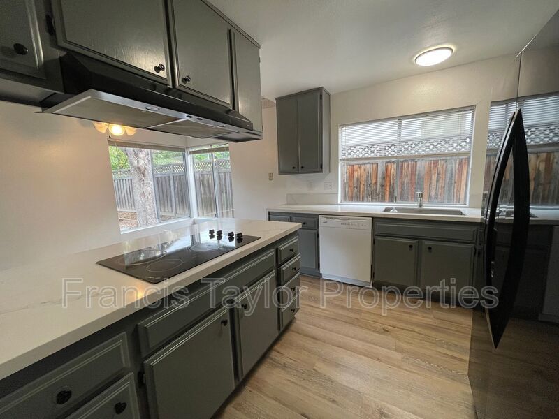 Character Filled Home in PQ! property image