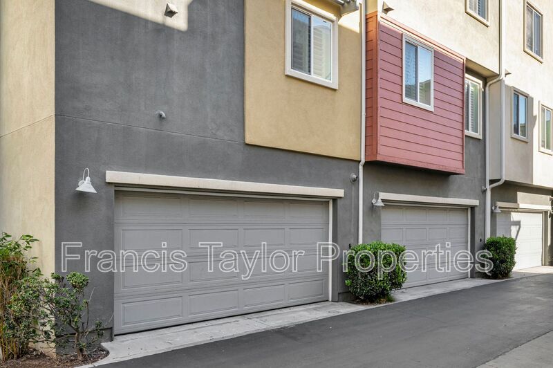 Spacious 3-Bedroom Townhome in the Heart of Downtown Escondido! property image