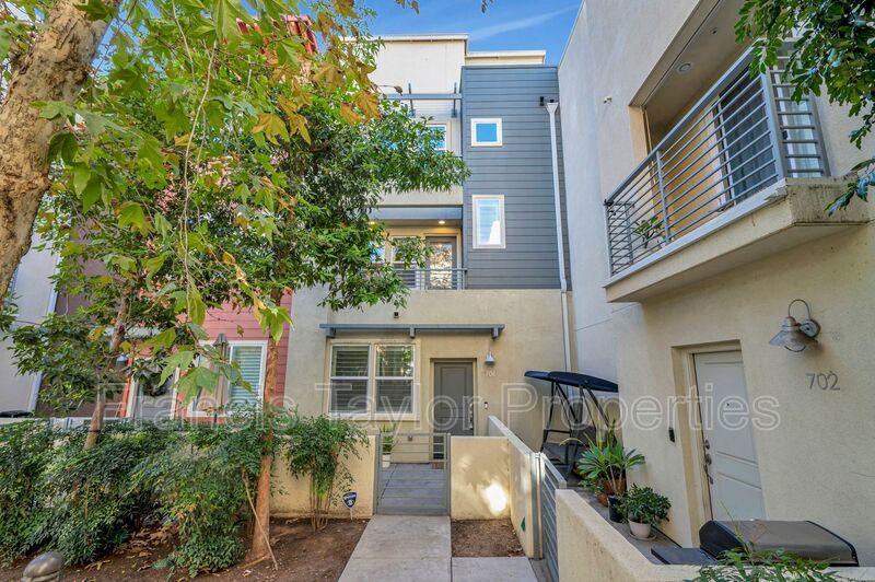Spacious 3-Bedroom Townhome in the Heart of Downtown Escondido! property image