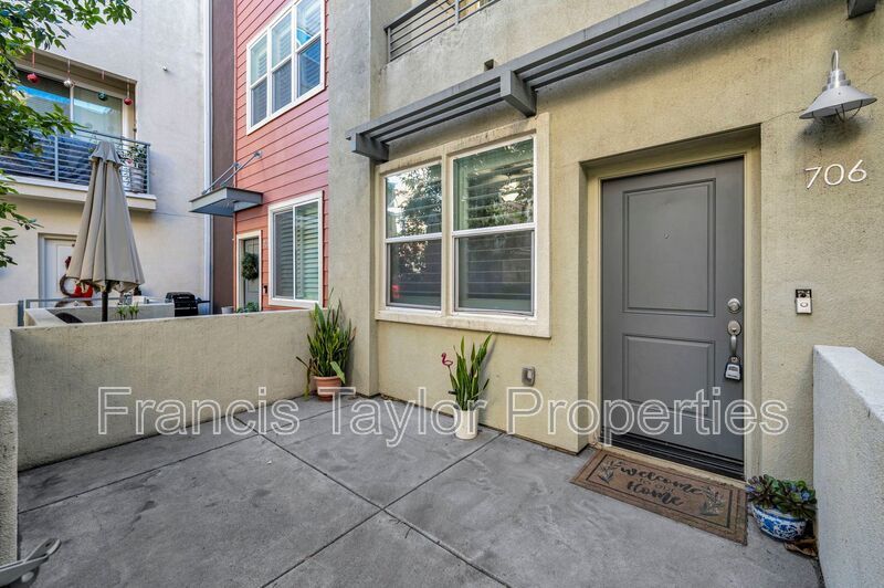 Spacious 3-Bedroom Townhome in the Heart of Downtown Escondido! property image