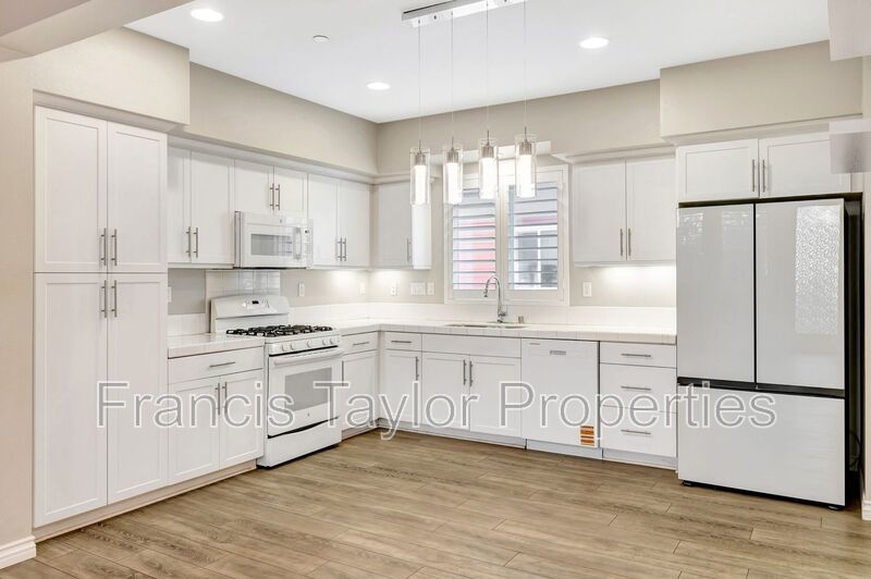 Spacious 3-Bedroom Townhome in the Heart of Downtown Escondido! property image