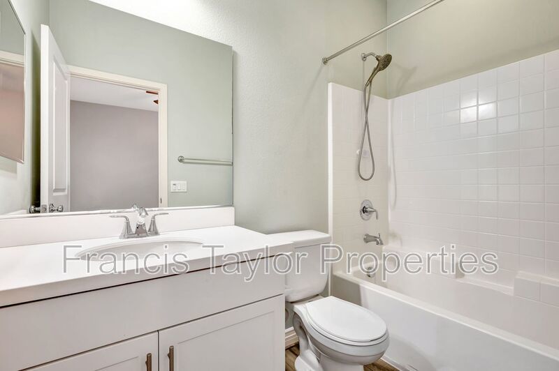 Spacious 3-Bedroom Townhome in the Heart of Downtown Escondido! property image