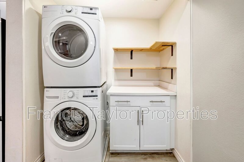 Spacious 3-Bedroom Townhome in the Heart of Downtown Escondido! property image