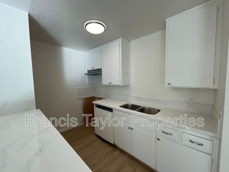 Second Floor Apartment Available in Vista! property image