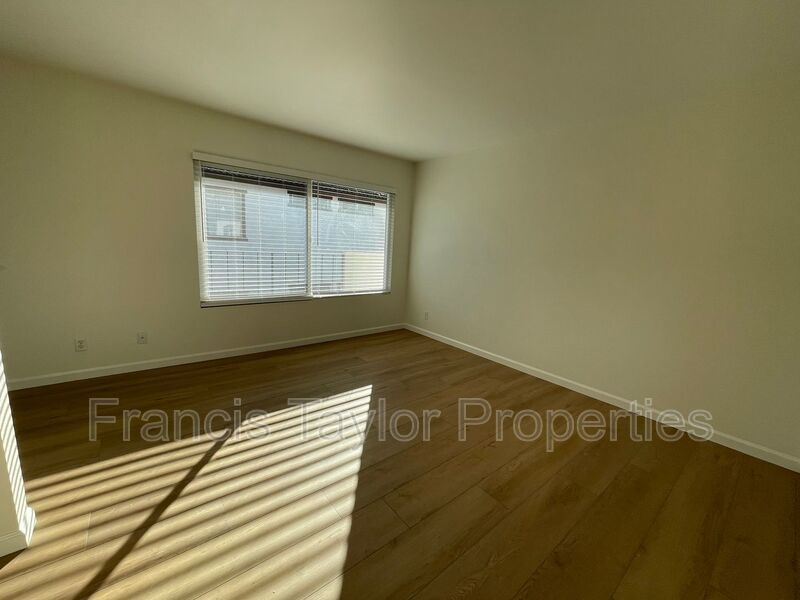 Second Floor Apartment Available in Vista! property image