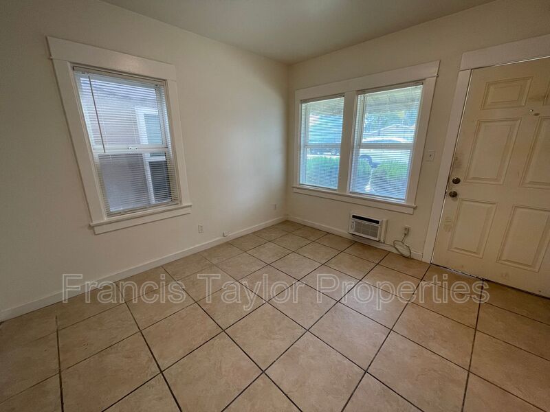 1 Bedroom Bungalow in the heart of Escondido property image