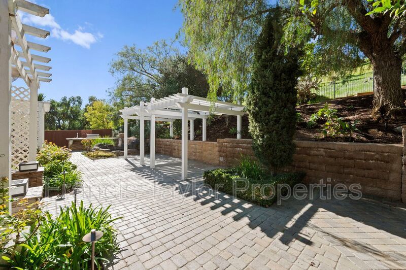 FULLY FURNISHED! Stunning Home in Escondido property image