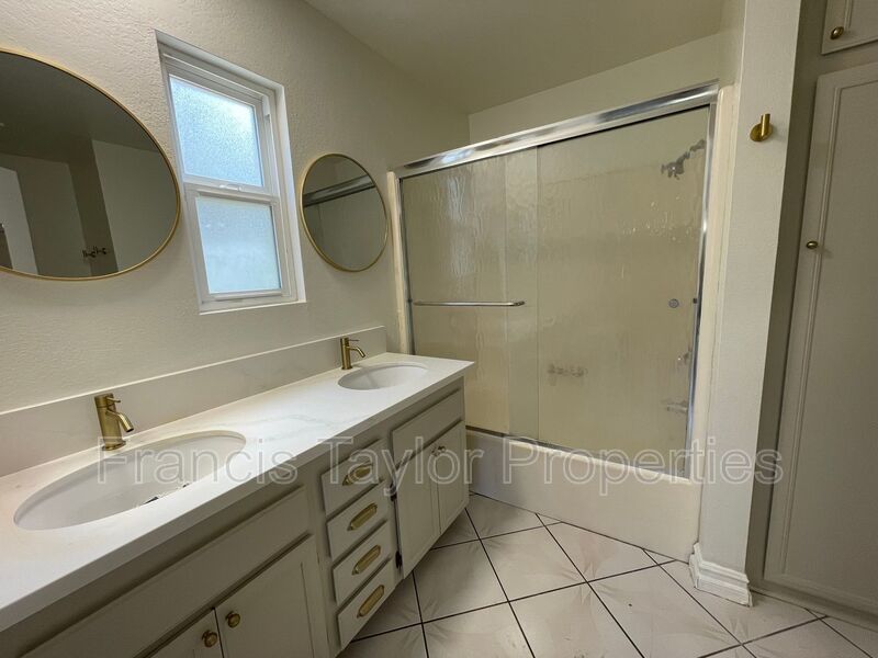 Three Bedroom Home Available in Cimarron! property image