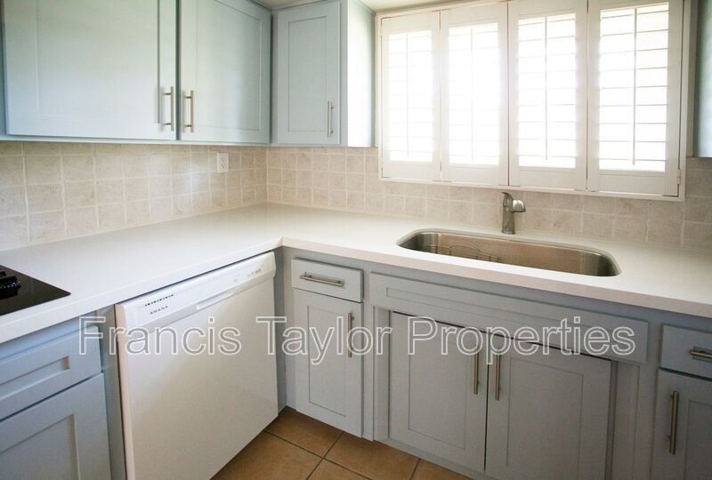 Light and Bright Unit in desirable Oceana! property image
