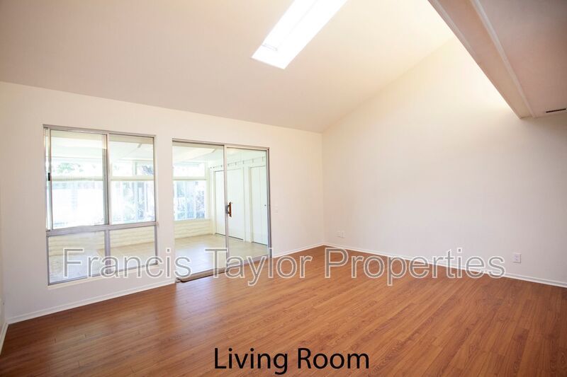 Light and Bright Unit in desirable Oceana! property image