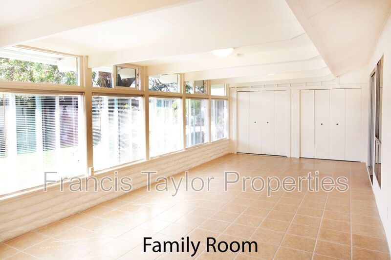 Light and Bright Unit in desirable Oceana! property image