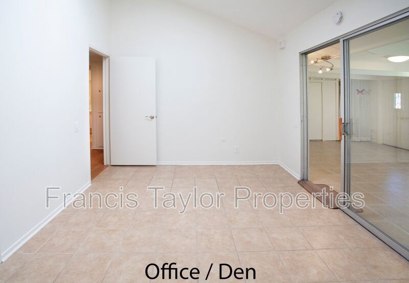 Light and Bright Unit in desirable Oceana! property image