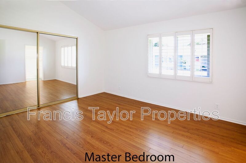 Light and Bright Unit in desirable Oceana! property image