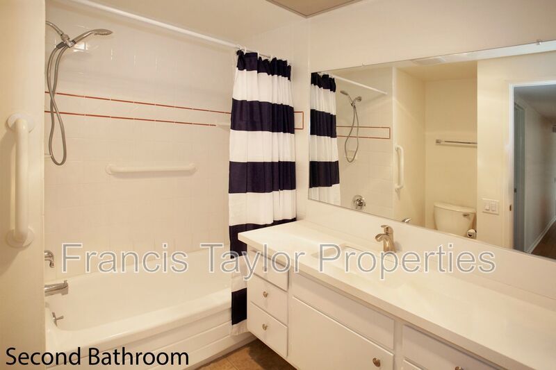 Light and Bright Unit in desirable Oceana! property image
