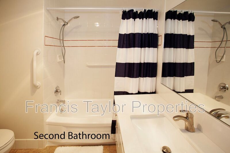 Light and Bright Unit in desirable Oceana! property image