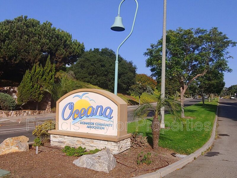 Light and Bright Unit in desirable Oceana! property image