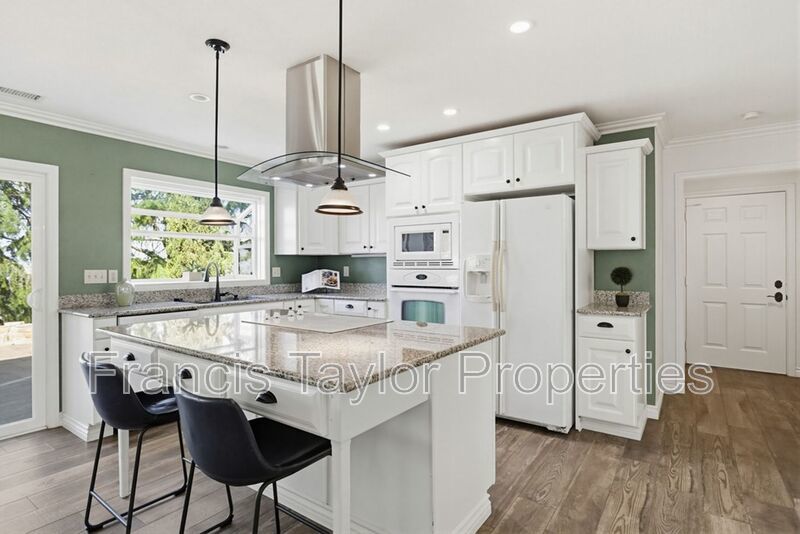 Sweeping Views in Rimrock Estates property image