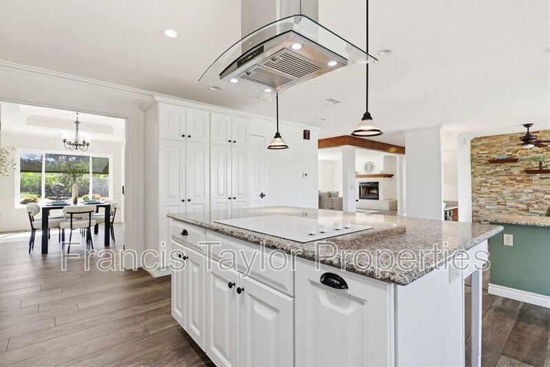 Sweeping Views in Rimrock Estates property image