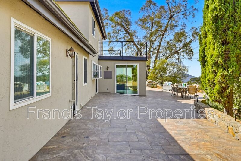 Sweeping Views in Rimrock Estates property image