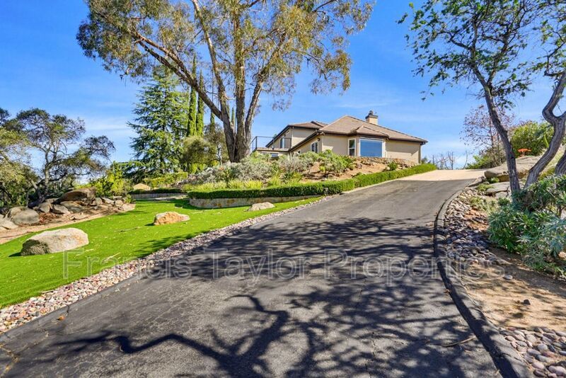 Sweeping Views in Rimrock Estates property image