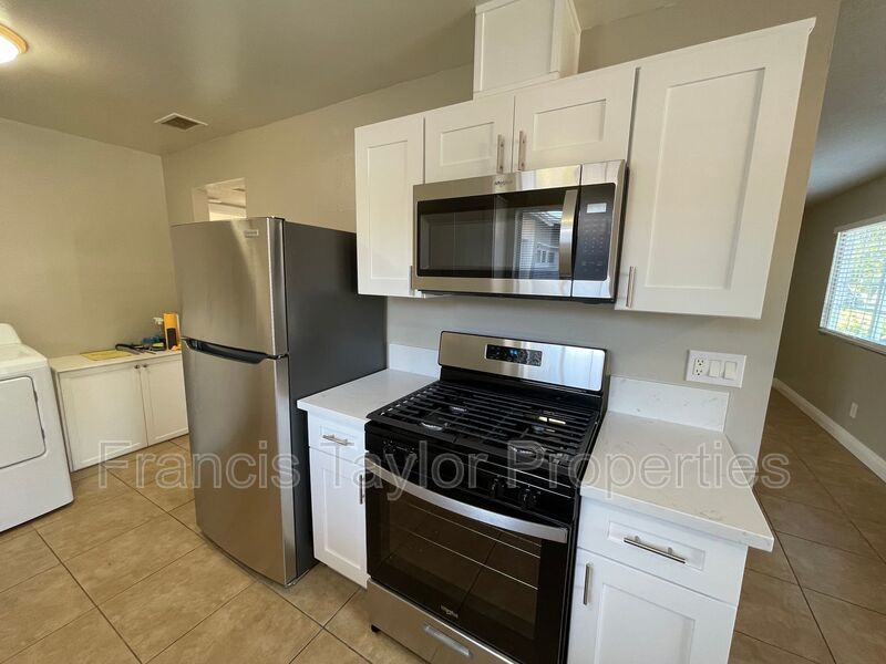Refreshed 2 Bedroom in Oceanside! property image