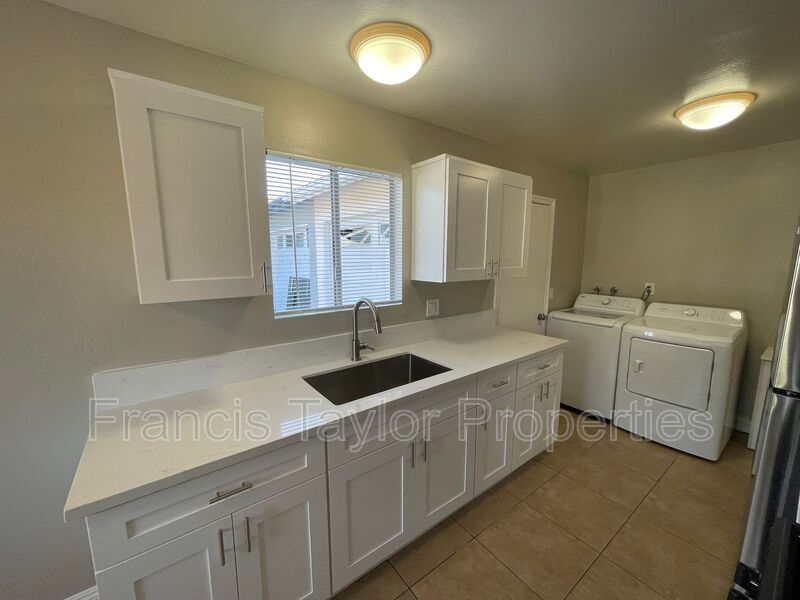 Refreshed 2 Bedroom in Oceanside! property image