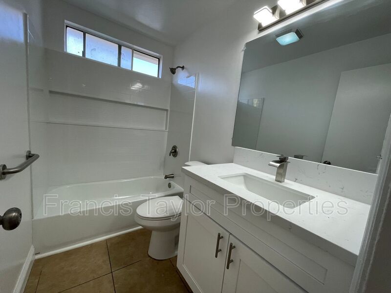 Refreshed 2 Bedroom in Oceanside! property image