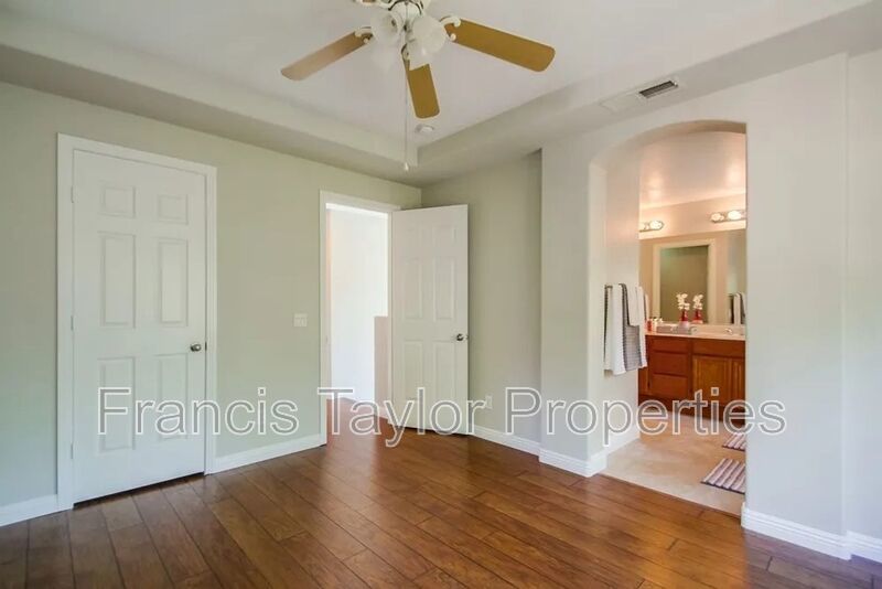Updated 3 Bedroom in Gated Community! property image