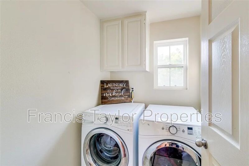 Updated 3 Bedroom in Gated Community! property image